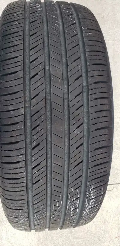 1 Tire left on rim 235/55R17 Used 1 season but looks new
