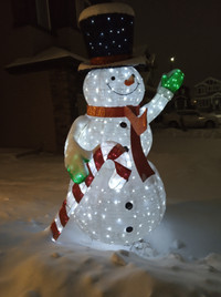 Snowman with 520 led lights 8 ft