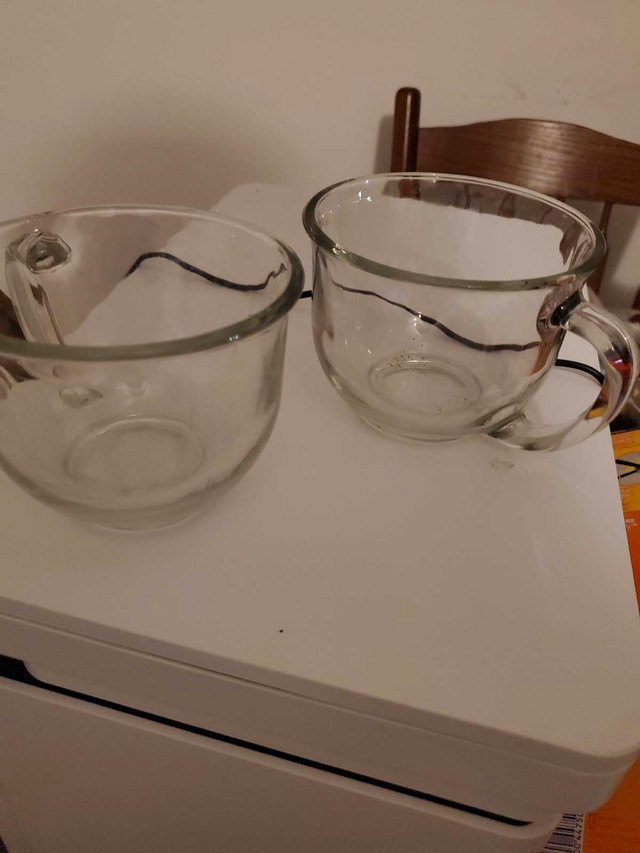 2 clear mugs in Kitchen & Dining Wares in Charlottetown