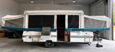 1999 Rockwood Premier 14’ Tent Trailer With tent ends open it’s 22.5’ New mattress’s on bunk ends Ho...