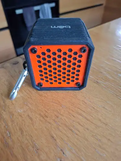Ils'agit d'une enceinte Bluetooth Bem EXO200 , View more