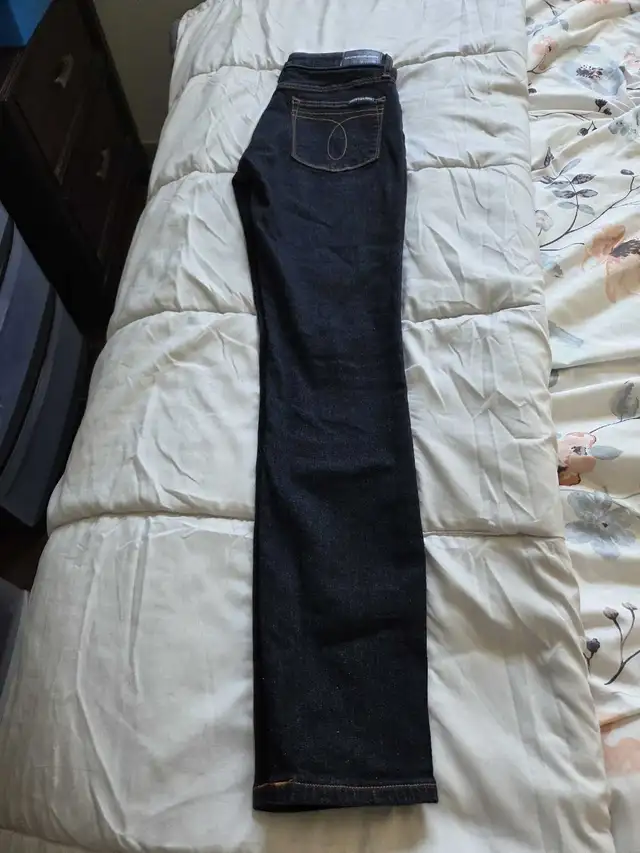 calvin klein Ladies Jeans Mid Rise Skinny 26Wx30L in Women's - Other in Oshawa / Durham Region - Image 2