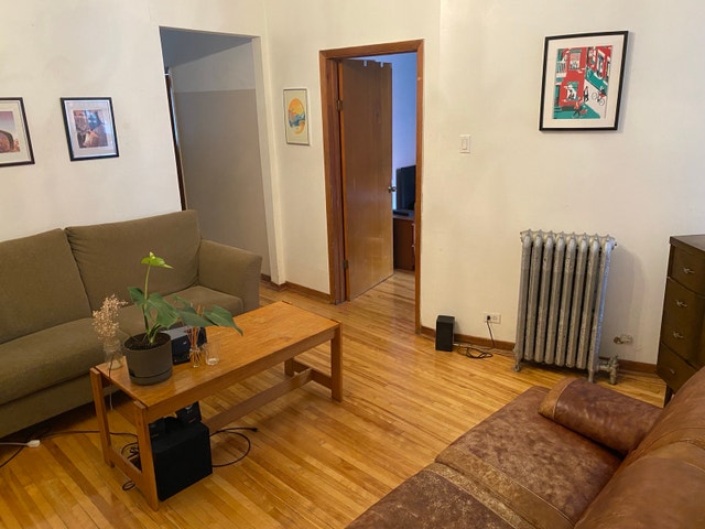 Room on the Plateau / Chambre à louer - McGill — photo 2