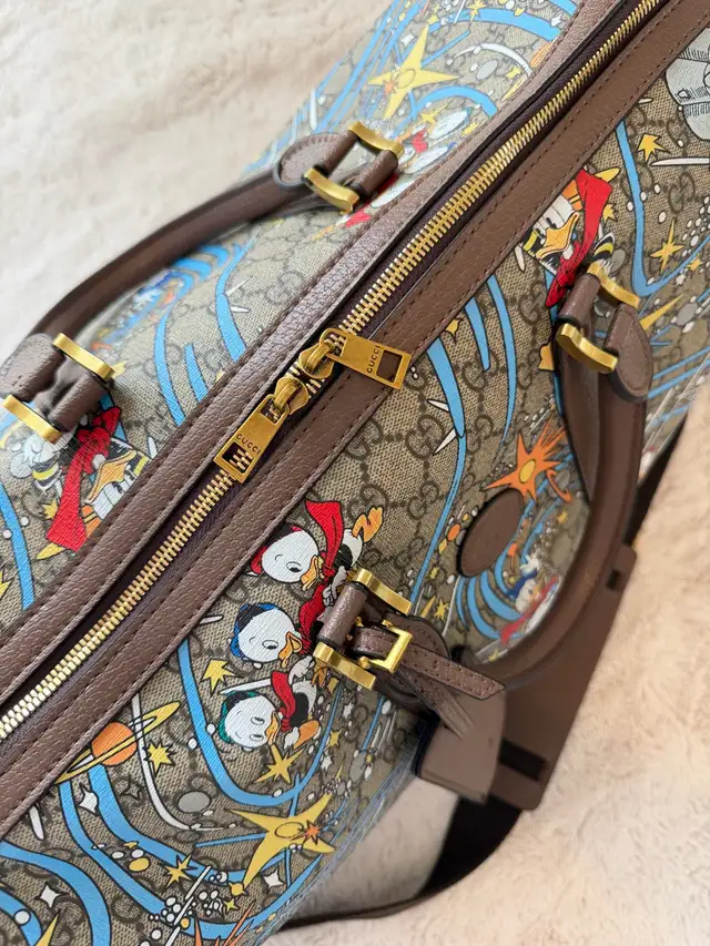 Gucci Disney Duffel Bag Brand New in Multi-item in City of Toronto - Image 5