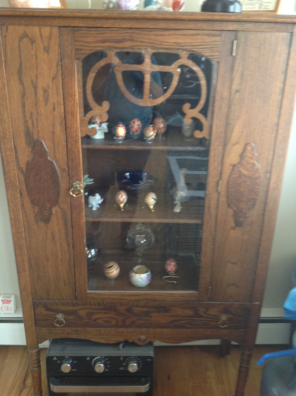 China cabinet in Hutches & Display Cabinets in Edmonton