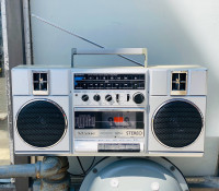 Eighties SANYO M9811 stereo tape/radio boombox TESTED & WORKING