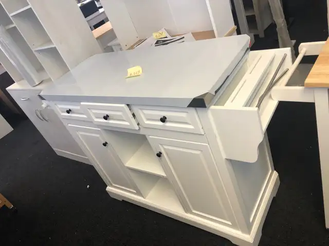 Warehouse sale: cabinets, kitchen islands  in Multi-item in Markham / York Region - Image 7