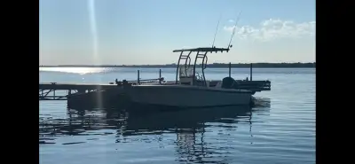 18 ft Wellcraft centre console with Yamaha saltwater series II 150 2 stroke -Minn kota 24v 80lb thru...
