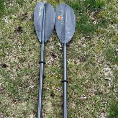 Aqua-Bound Manta Ray Carbon 2-piece paddle. Carbon-reinforced abX blades, carbon shaft, made in USA....