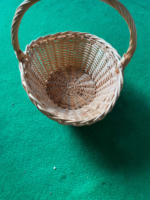 Large Basket For Sale in Hobbies & Crafts in Mississauga / Peel Region
