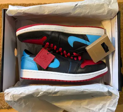  Nike Air Jordan 1 Retro Low OG NC to Chi - Size 9.5, View more