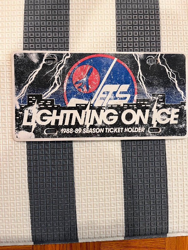Winnipeg Jets 1.0 1988-1989 season ticket holder license plate! in Arts & Collectibles in Winnipeg