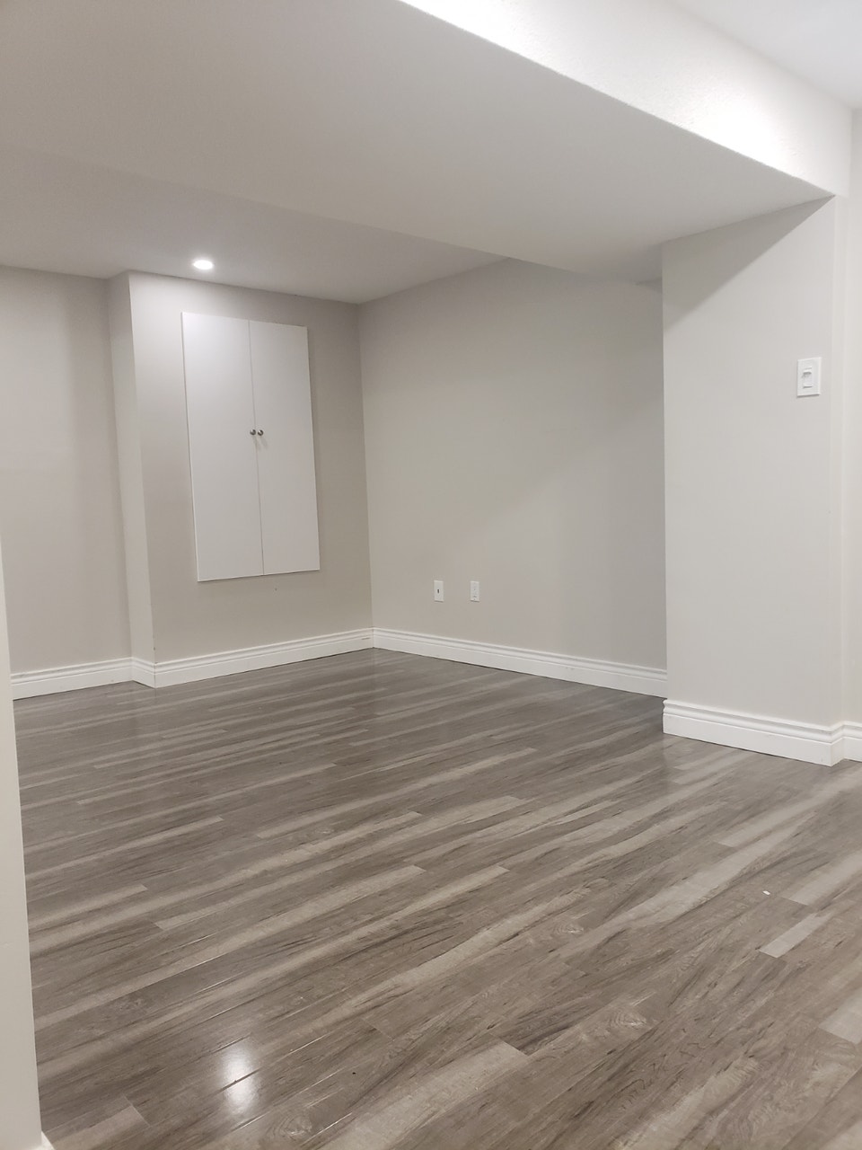 STUDIO BASEMENT FOR RENT 4