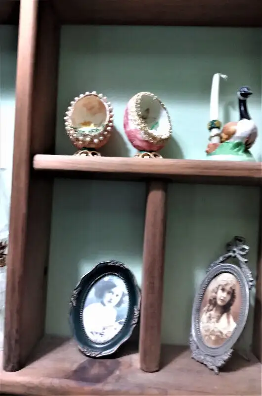 Wooden Shelf and Miniatures in Home Décor & Accents in Mississauga / Peel Region - Image 3