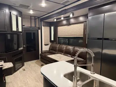 This spacious 2017 Jayco Seismic 400 Wave Toyhauler checks all the boxes! Open to offers. - Triple A...