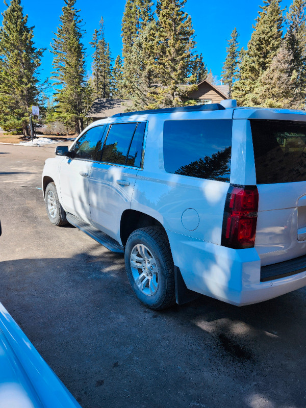 2015 Chevy Tahoe fleet in Cars & Trucks in Calgary - Image 3