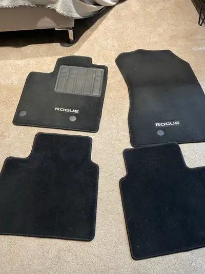 Nissan Rogue Floor Mats - set of 4 Driver, passenger and two rear seat mats Great condition See pict...