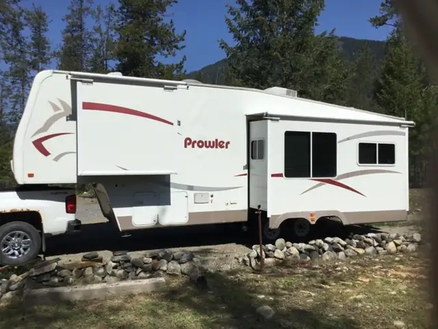 5th wheel trailer in Travel Trailers & Campers in Nelson - Image 11