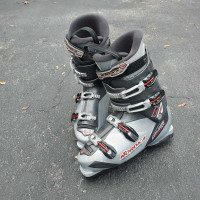 Nordica Ski Boots 29.0 29.5Excellent new condition 