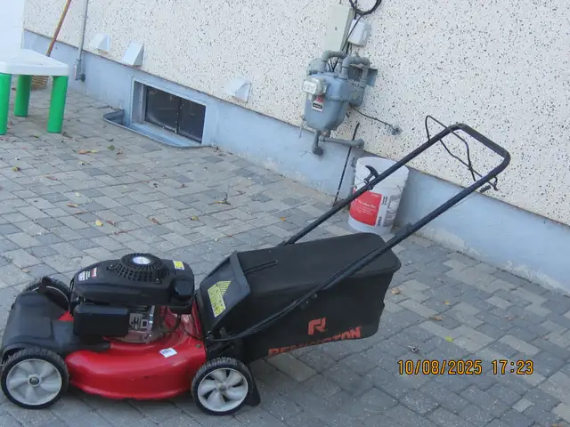 for sale in Lawnmowers & Leaf Blowers in Regina - Image 3