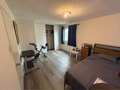 1 Room for Rent in a 3-Bedroom Townhouse. ( 6 months length contract, - September 1st to February 28...