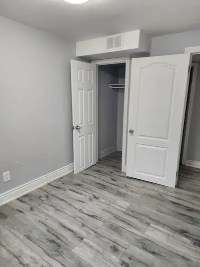 SCARBOROUGH WALKOUT BASEMENT FOR RENT: Legal Basement Sheppard and Morningside: Scarborough. - Clean...
