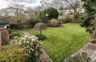 One room in a shared house available starting Sept 1st.