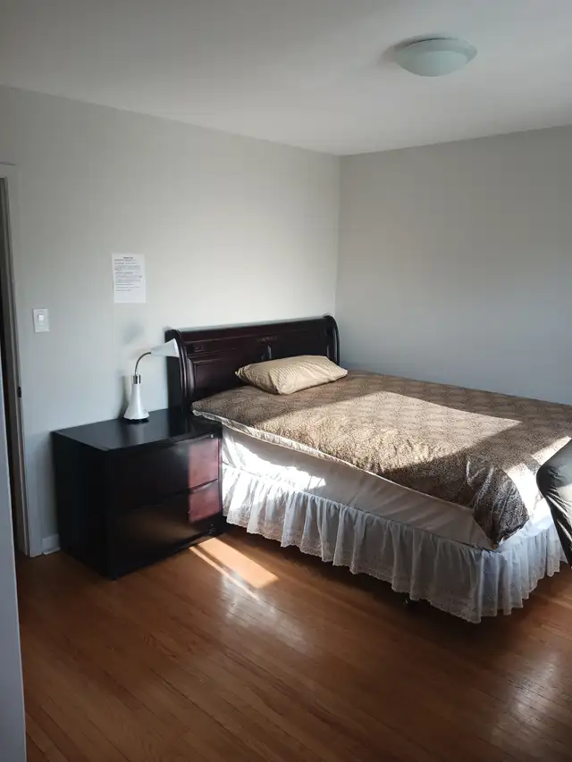 A private day room with its own bathroom