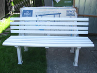 Exterior white bench in very good condition Price 40.00