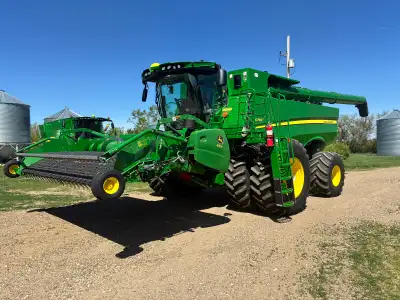2015 John Deere S690. Full load, one owner, shedded, green light, 1000 sep hours, premium unit. Reti...