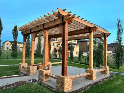 We do custom pergola, deck , covered patios wood and aluminium, railing. Contact for the estimate ....