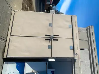 RESTAURANT CLOSING!! EXTERIOR COMMERCIAL FREEZER 4 SALE!!$2000, View more