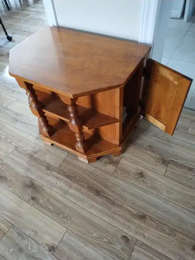 Table, demi-lune et miroir, View more