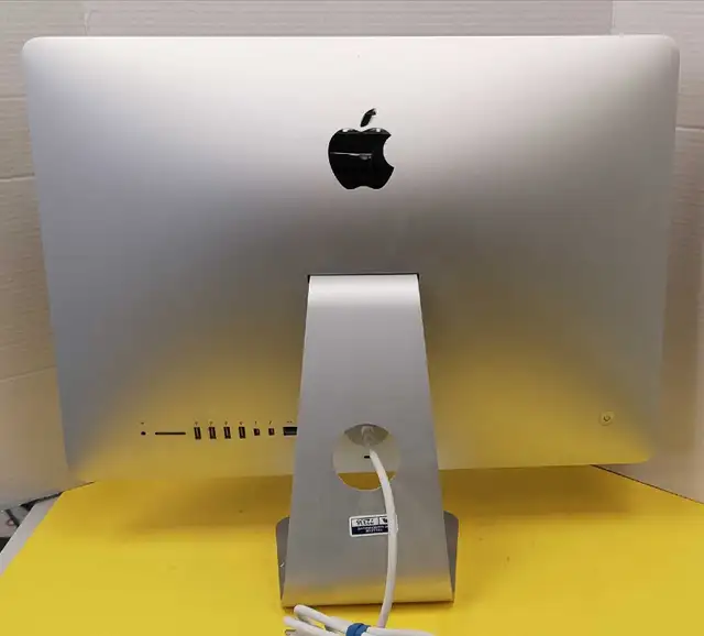 Ordinateur IMac in Desktop Computers in City of Montréal - Image 4
