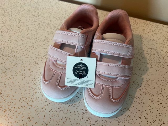 NEW: Childs Size 9 Shoes in Kids & Youth in Vernon - Image 2