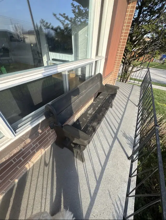 Church Pew Bench in Patio & Garden Furniture in Mississauga / Peel Region - Image 2