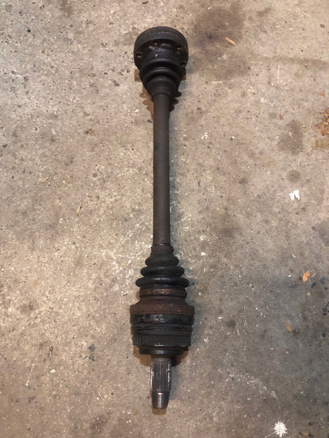 BMW E36 rear axle in Transmission & Drivetrain in Mississauga / Peel Region