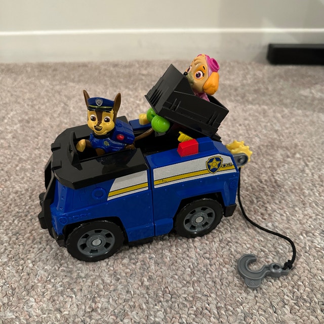 PAW Patrol Chase 2in1 Transforming Police Cruiser with 2 Figures Toys & Games Ottawa Kijiji