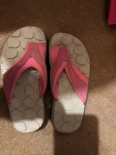 Girls Columbia Sandal / Thong , size 11 - like new, View more