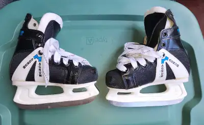 Magnum Torque 302 Ice Hockey Skates Kids Childs Size 12 *EUC*, View more