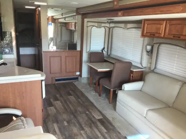 2008 Holiday Rambler Vacationer XL. Diesel pusher.only 32000 kms in RVs & Motorhomes in St. Catharines - Image 7
