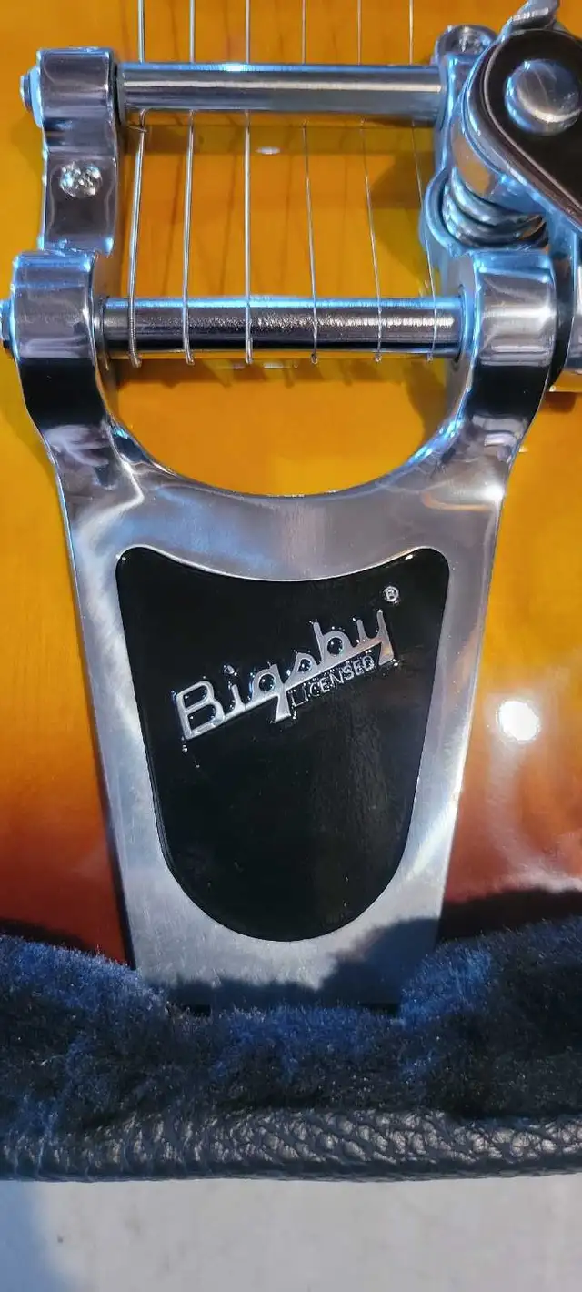 Eastwood airline H78 guitar and case  in Guitars in Oakville / Halton Region - Image 4