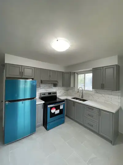 2 Bedroom, 1 bathroom apartment in a 4 plex building. Excellent location in Stanley park/Chicopee ar...