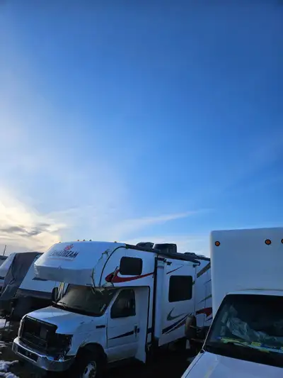 2024 Ford E-450 Class C Motorhome — 15,000 km — Runs & Drives — Repairable 2024 Class C on a Ford E-...
