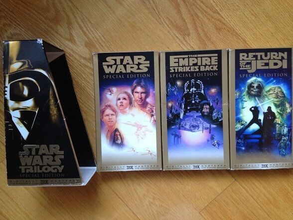 Star Wars Trilogy VHS box set dans CD, DVD et Blu-ray  à Ville de Montréal