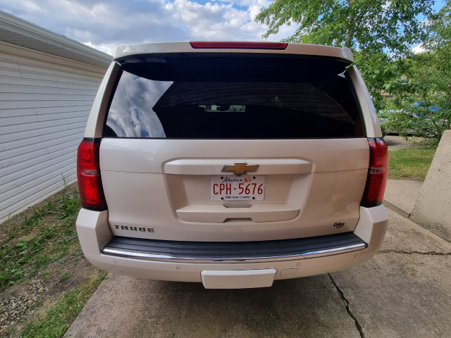 2015 CHEVROLET TAHOE LTZ 4X4 in Cars & Trucks in Grande Prairie - Image 4
