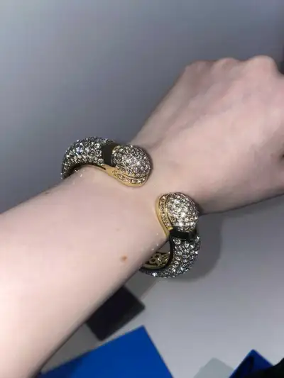 Costume Jewelry Brand new never used in box Super sparkly Would fit 6.5-8” wrists Has clasp to open...