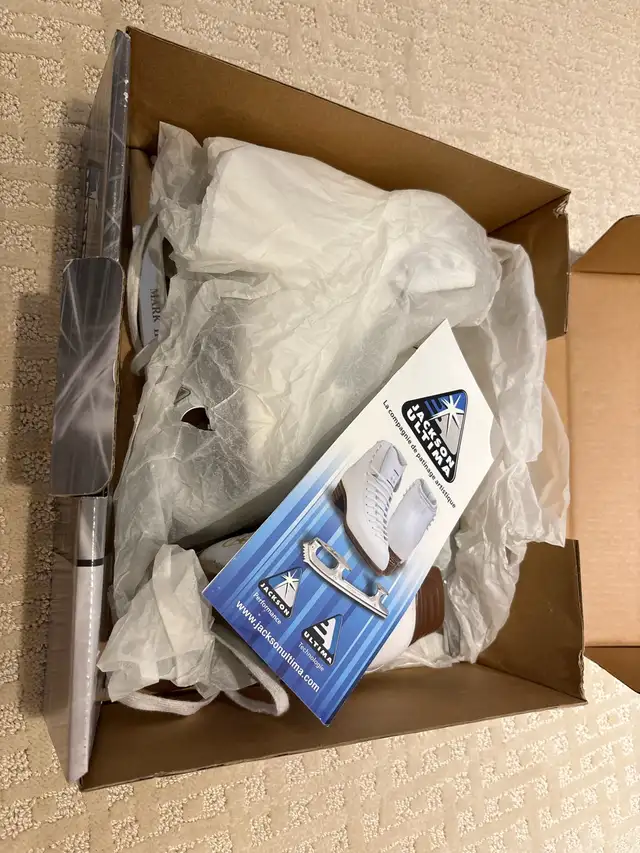 Jackson Mystique Figure Skates in Skates & Blades in Markham / York Region - Image 4