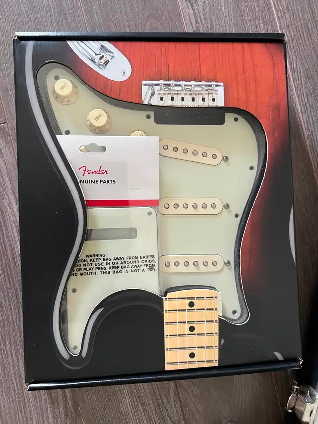 Fender Stratocaster Deluxe - January 2002 - Aged Cherry Burst in Guitars in Ottawa - Image 5