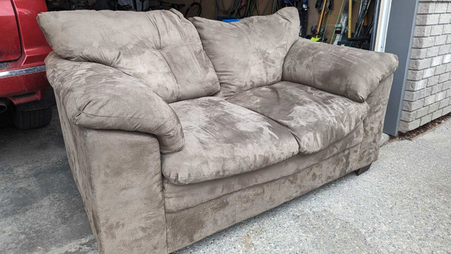 2 person couch  in Couches & Futons in Prince George - Image 4